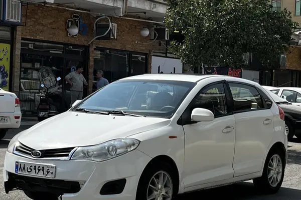 ام وی ام  315هاچ بک