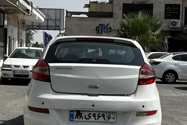 ام وی ام  315هاچ بک