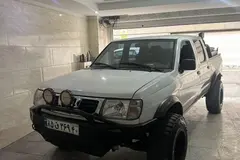 نیسان، پیکاپ دو کابین