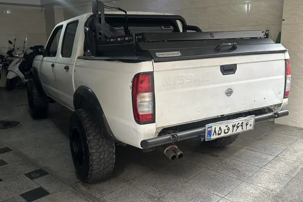 نیسان، پیکاپ دو کابین