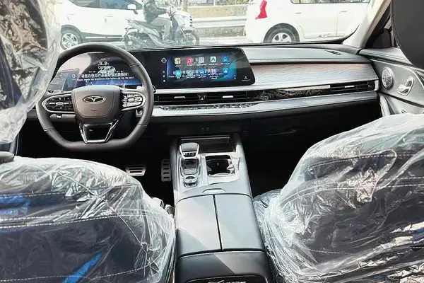 فونیکس، آریزو 8 (Z8)