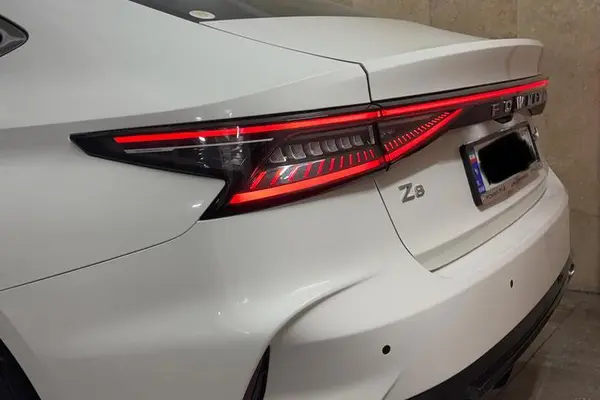 فونیکس  آریزو 8 (Z8)