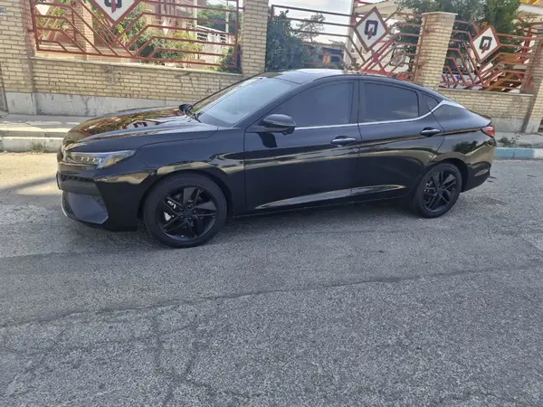 کی ام سی  J7