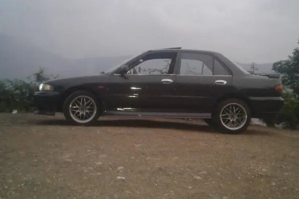 میتسوبیشی، لنسر