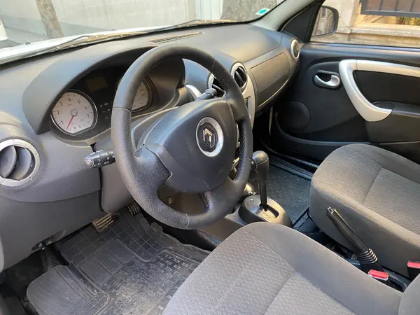 رنو، ساندرو