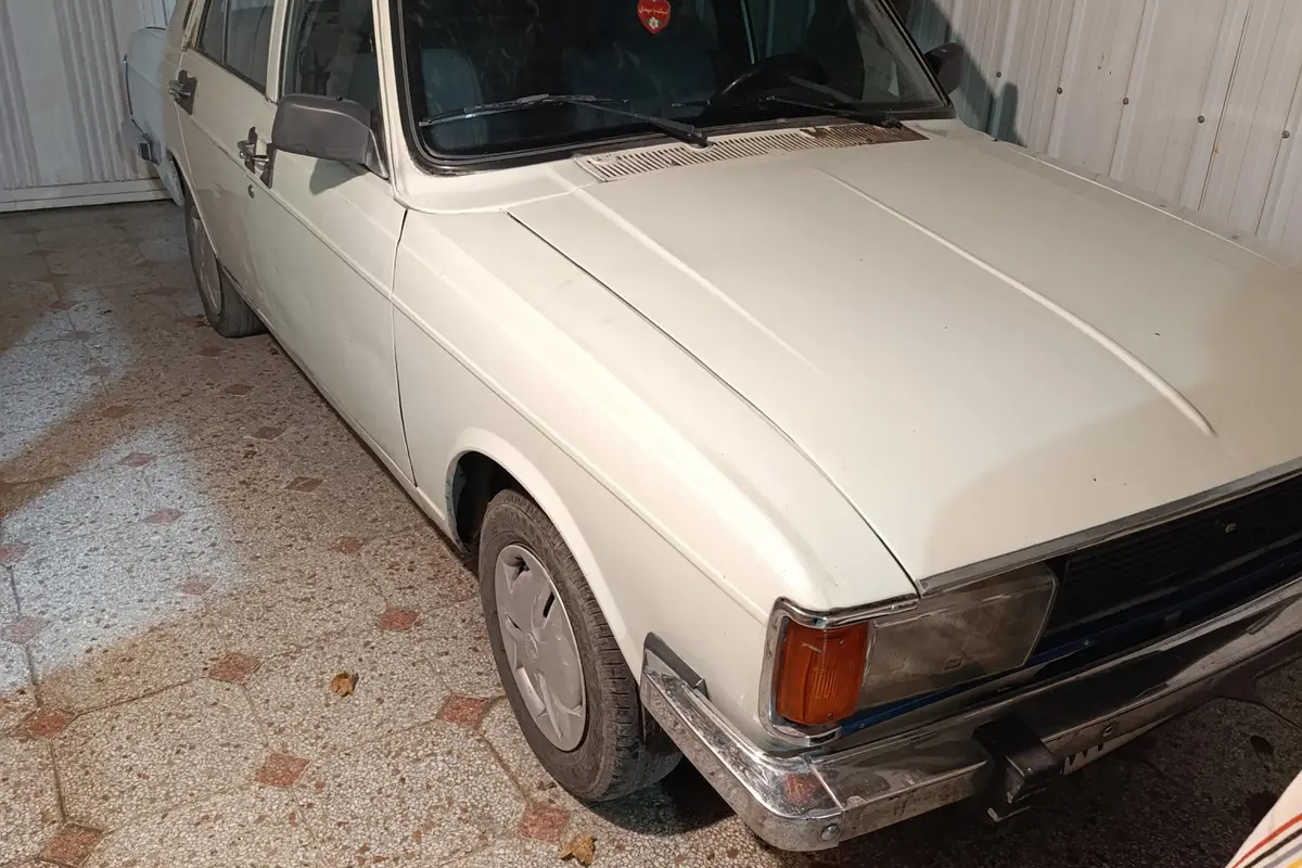 پیکان،  سدان