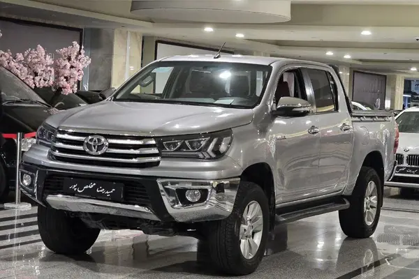 تویوتا، هایلوکس دو کابین