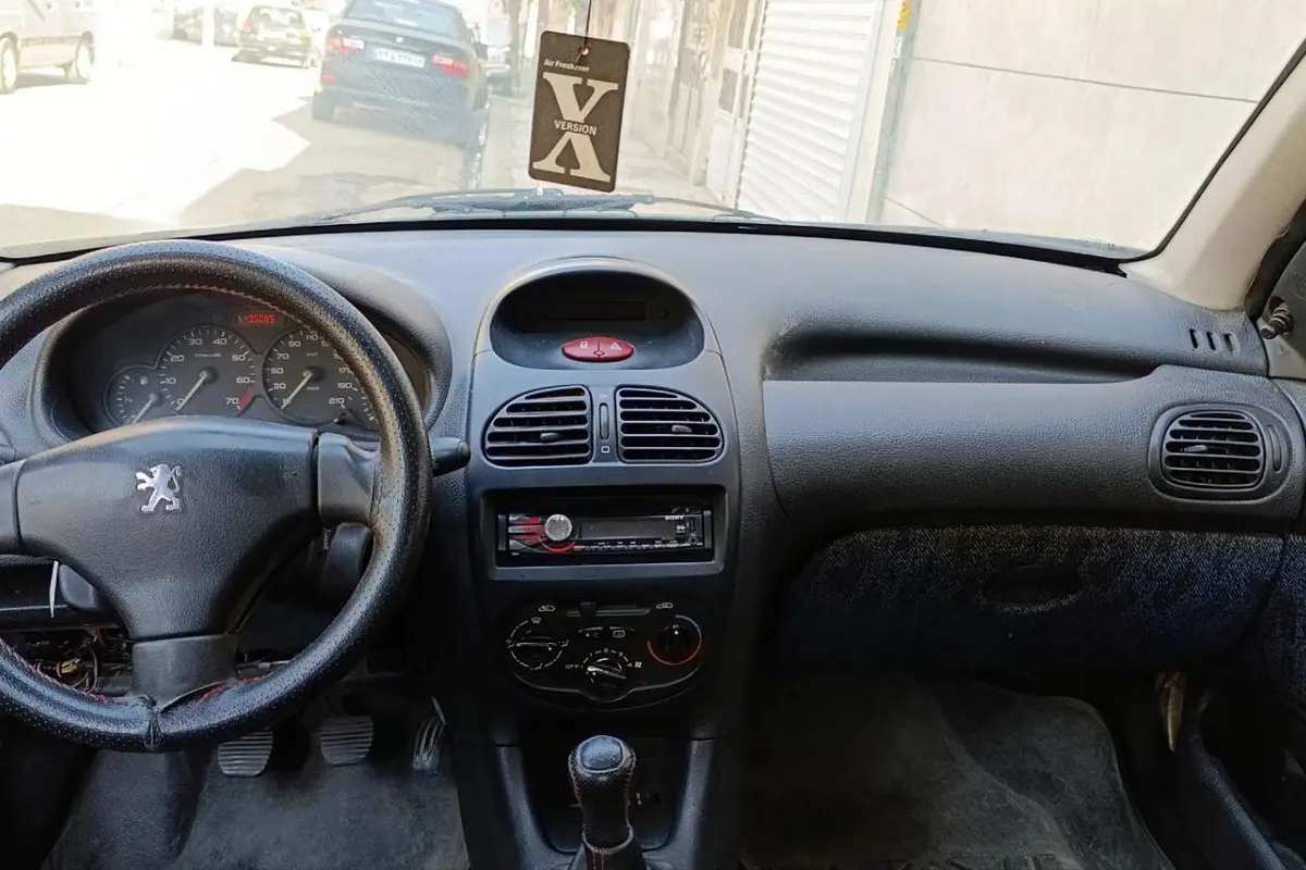 پژو،  206