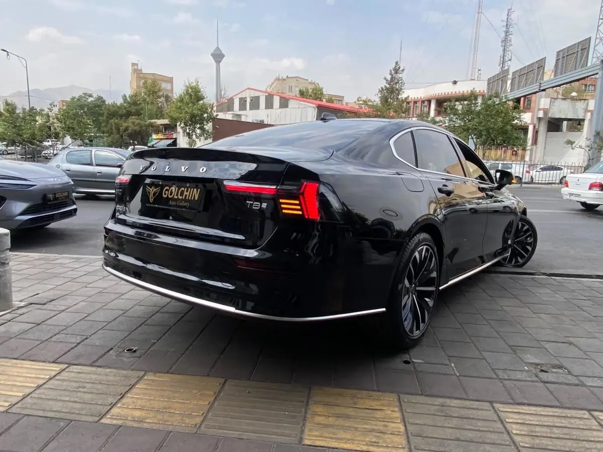 ولوو،  S90
