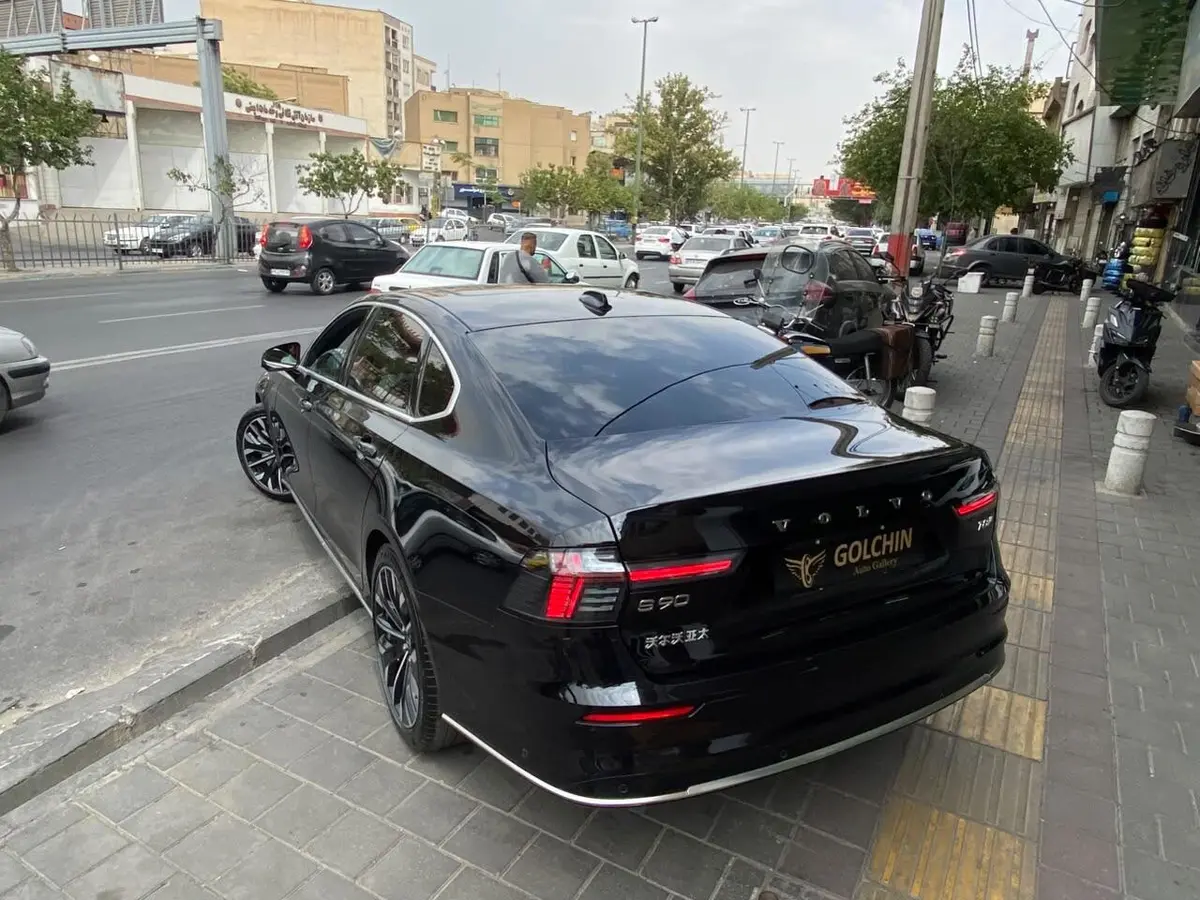 ولوو،  S90