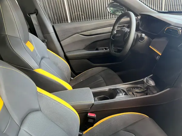 پیش فروش لاماری، اکو