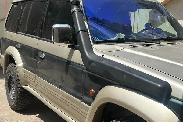 میتسوبیشی، پاجرو چهار در