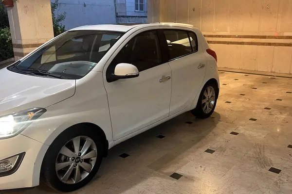 هیوندای  i20