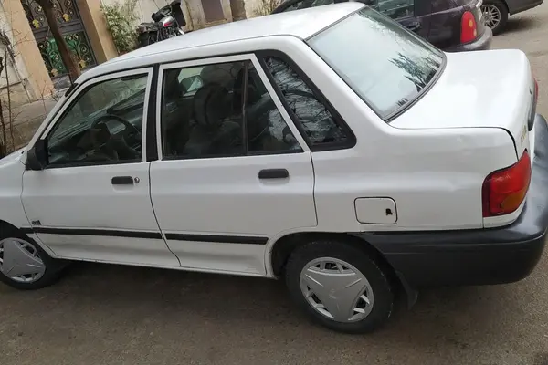 پراید، صندوق دار