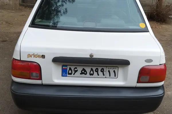 پراید، صندوق دار