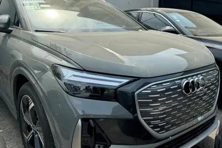 آئودی Q4 e-tron