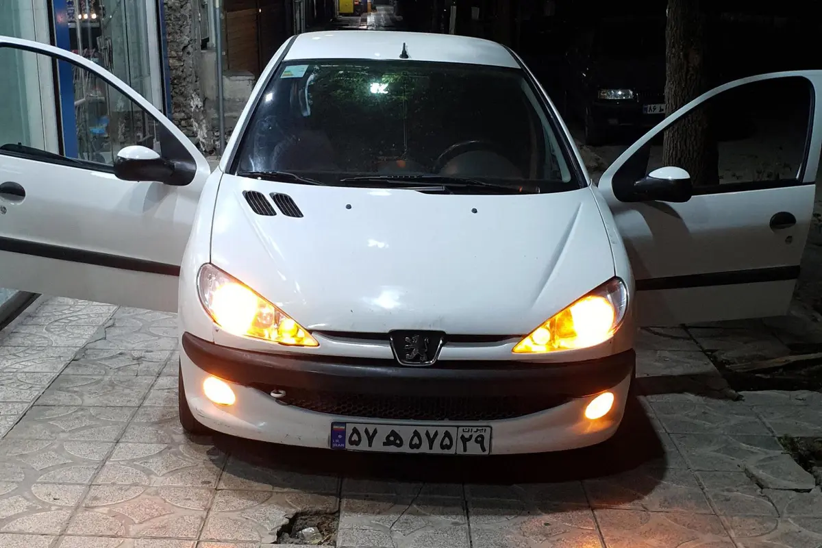 پژو،  206