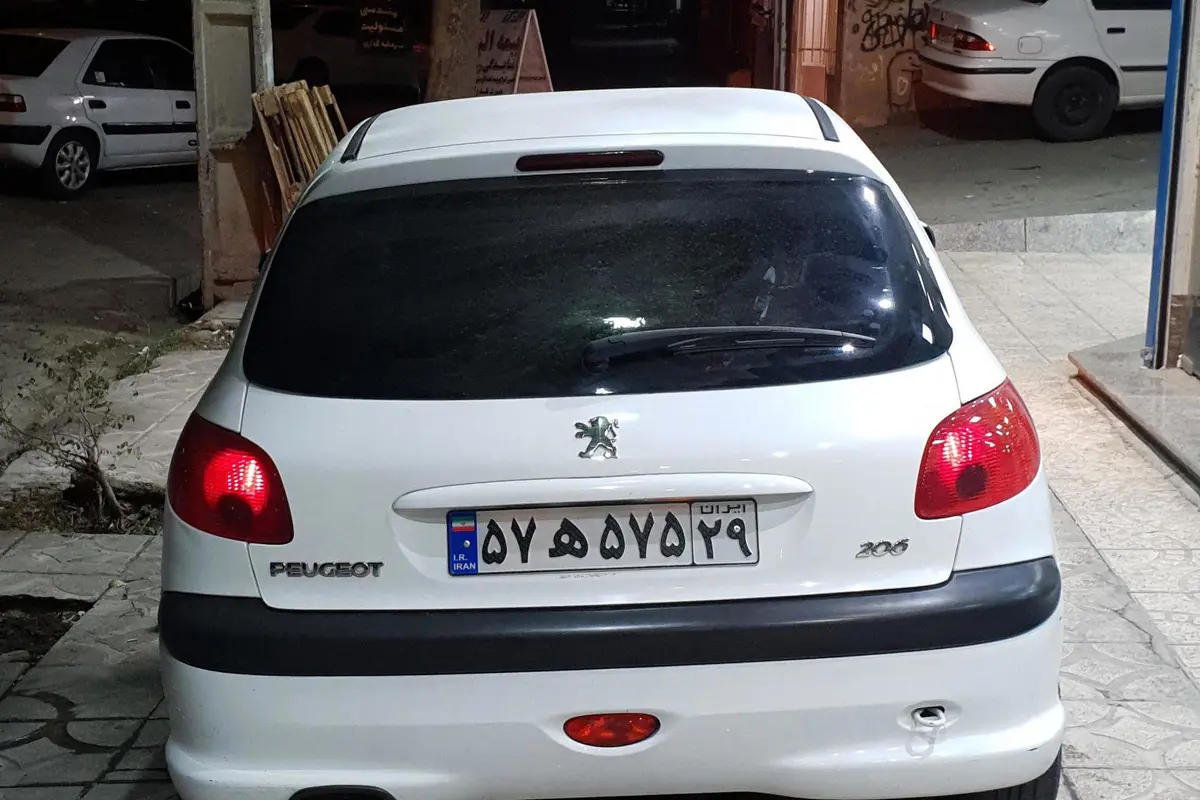 پژو،  206