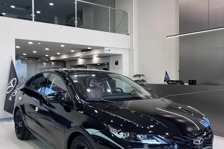 فونیکس،  آریزو 6 جی تی (Z6 GT)
