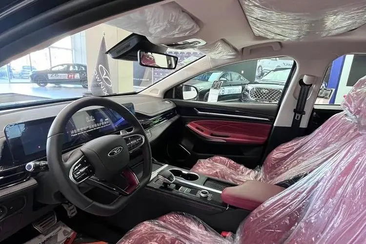 فونیکس،  آریزو 6 جی تی (Z6 GT)