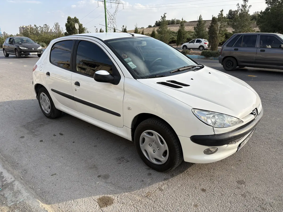 پژو،  206