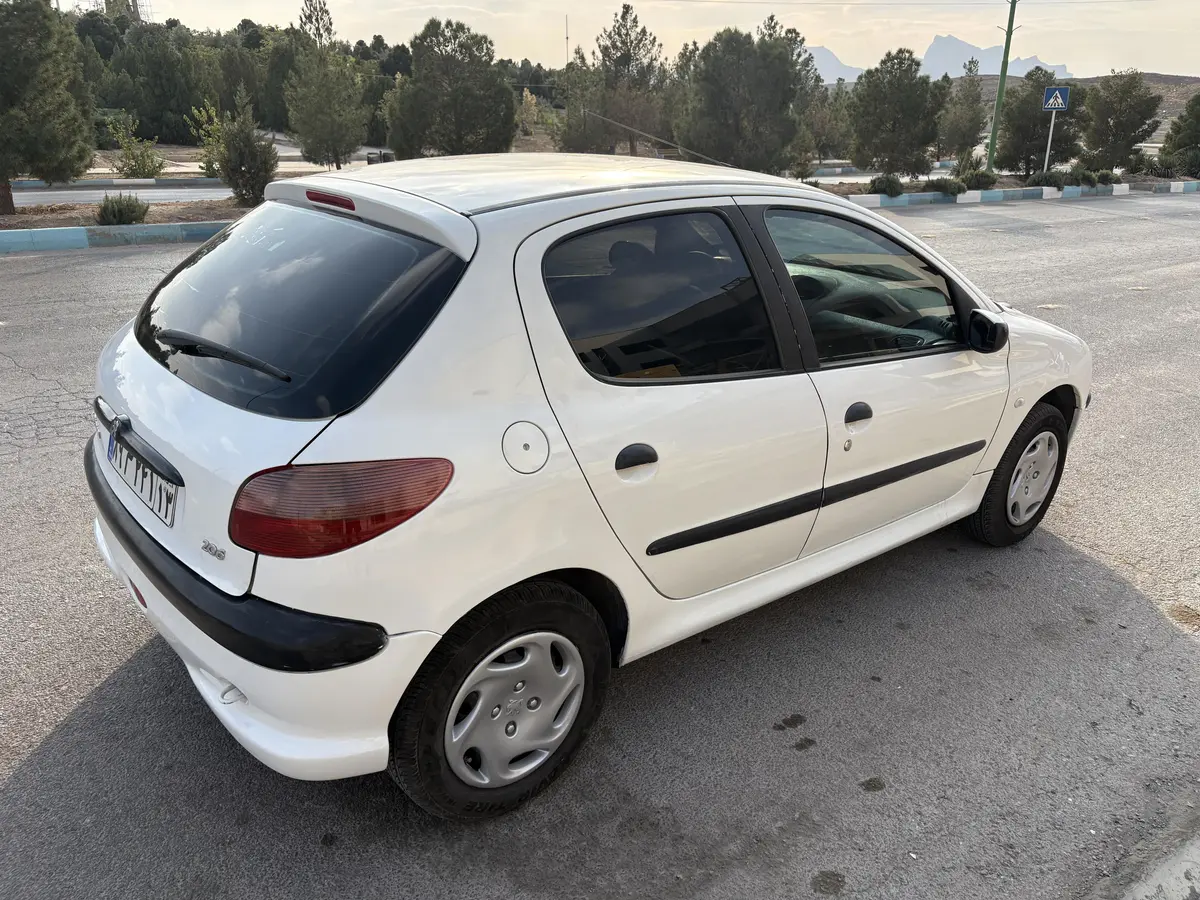 پژو،  206