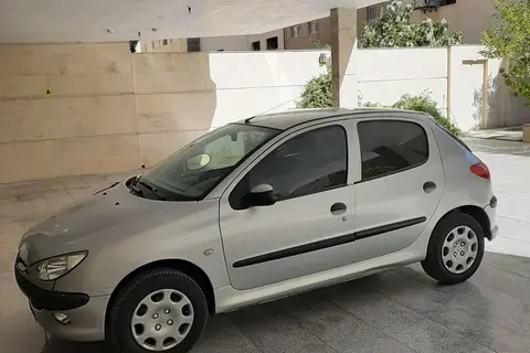 پژو، 206
