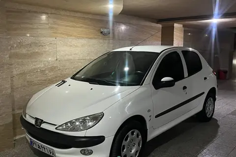 پژو، 206
