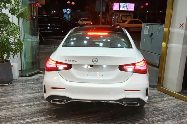 بنز، کلاس A سدان