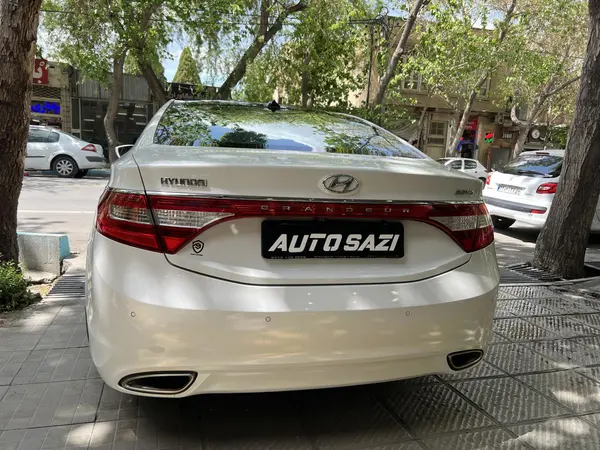 هیوندای، آزرا (گرنجور)