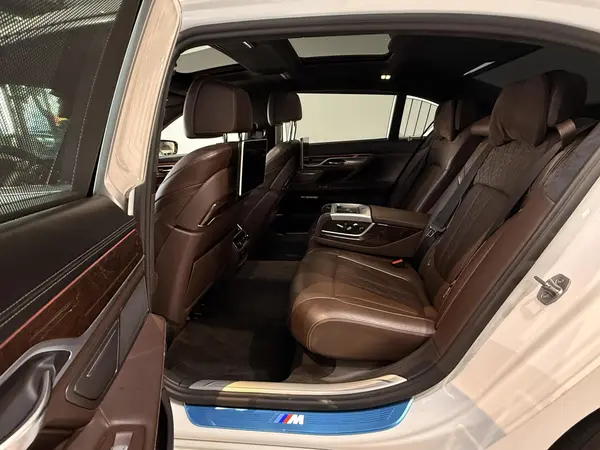 ب ام و، سری 7