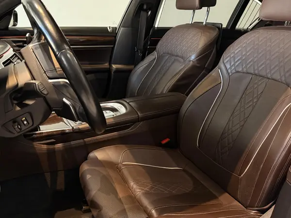 ب ام و، سری 7