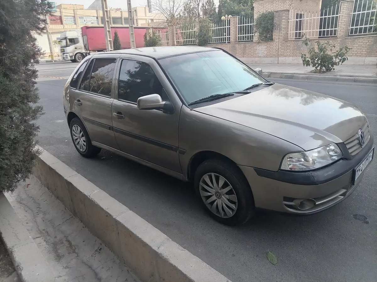 فولکس،  گل