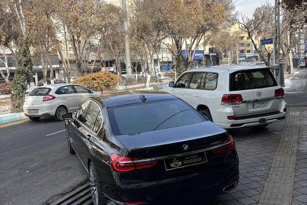 ب ام و، سری 7