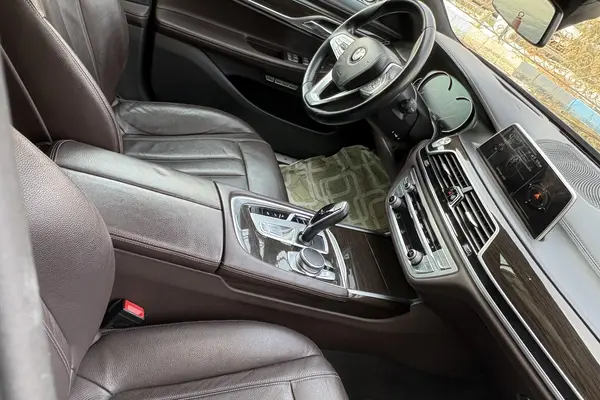 ب ام و، سری 7