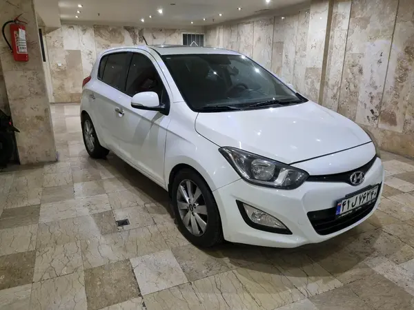هیوندای  i20
