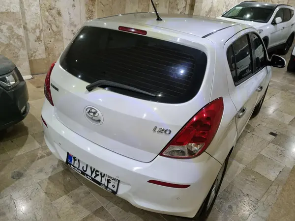 هیوندای  i20