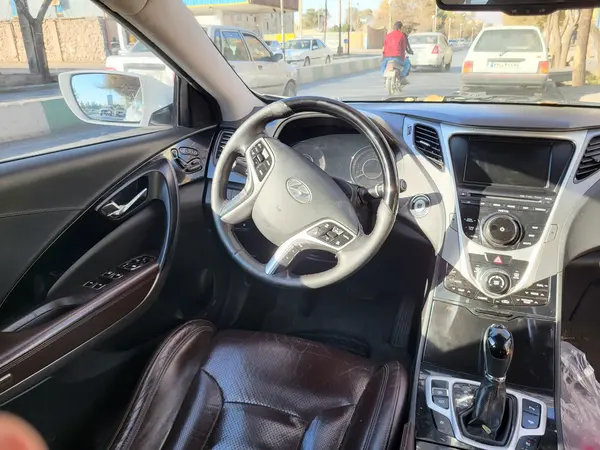 هیوندای، آزرا (گرنجور)