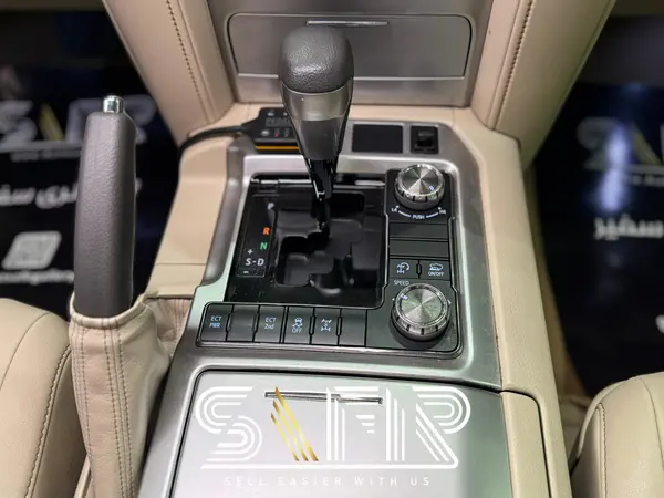 تویوتا، لندکروز چهار در