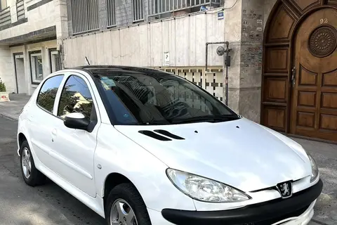 پژو، 206