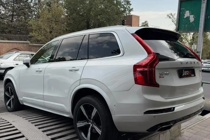 ولوو،  XC90