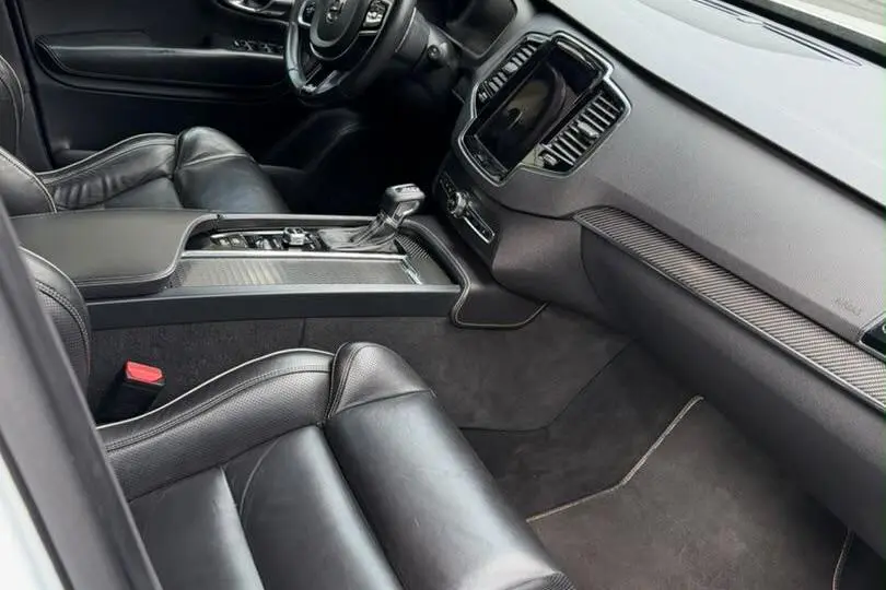 ولوو،  XC90
