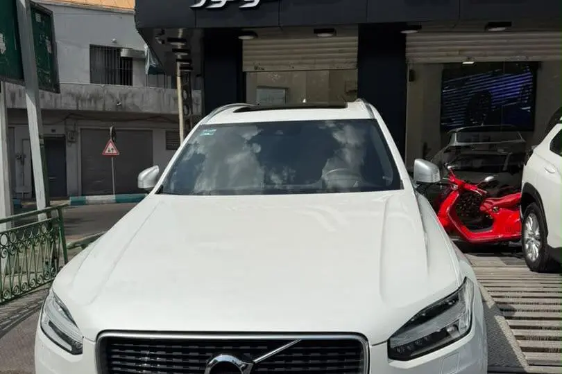 ولوو،  XC90