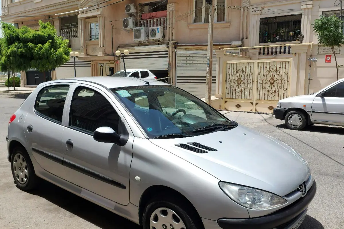 پژو،  206
