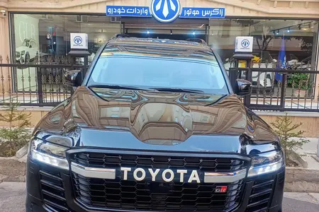 تویوتا لندکروز چهار در