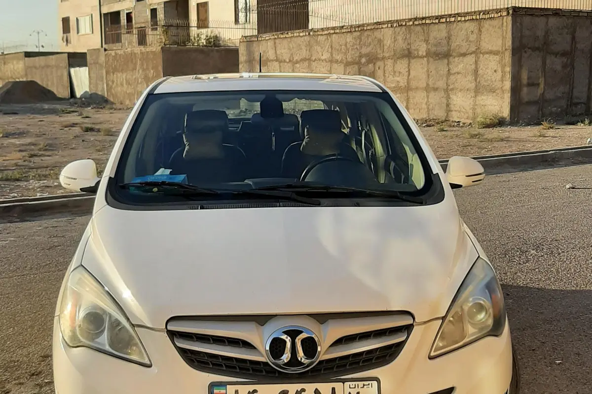 بایک،  سابرینا هاچ بک (مونتاژ)