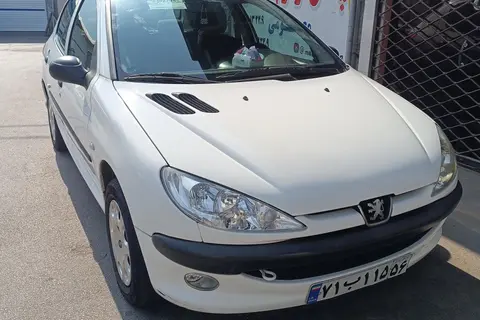 پژو، 206