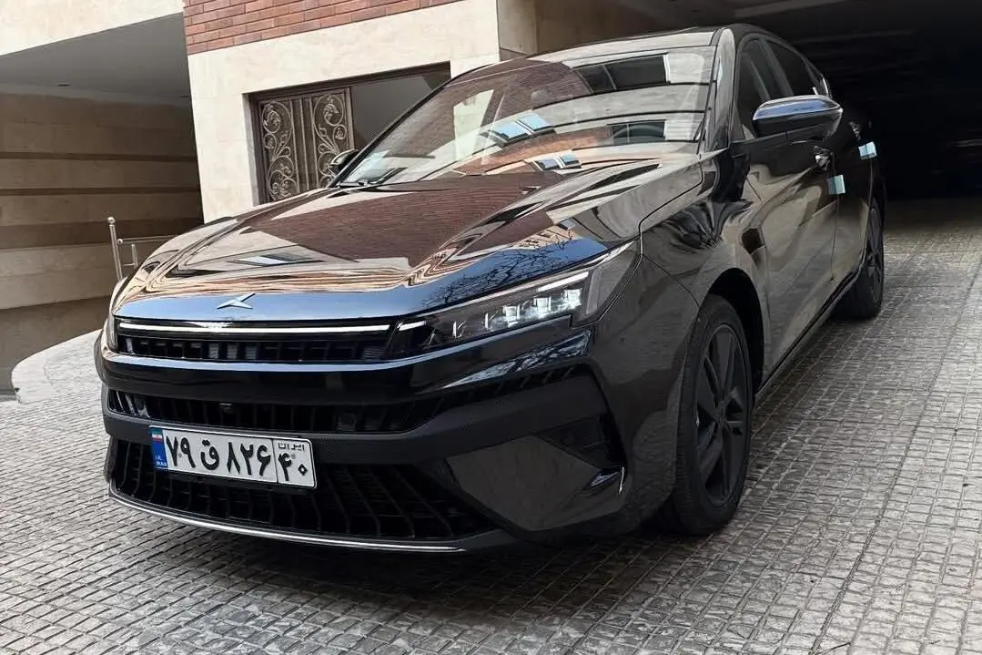 کی ام سی،  J7