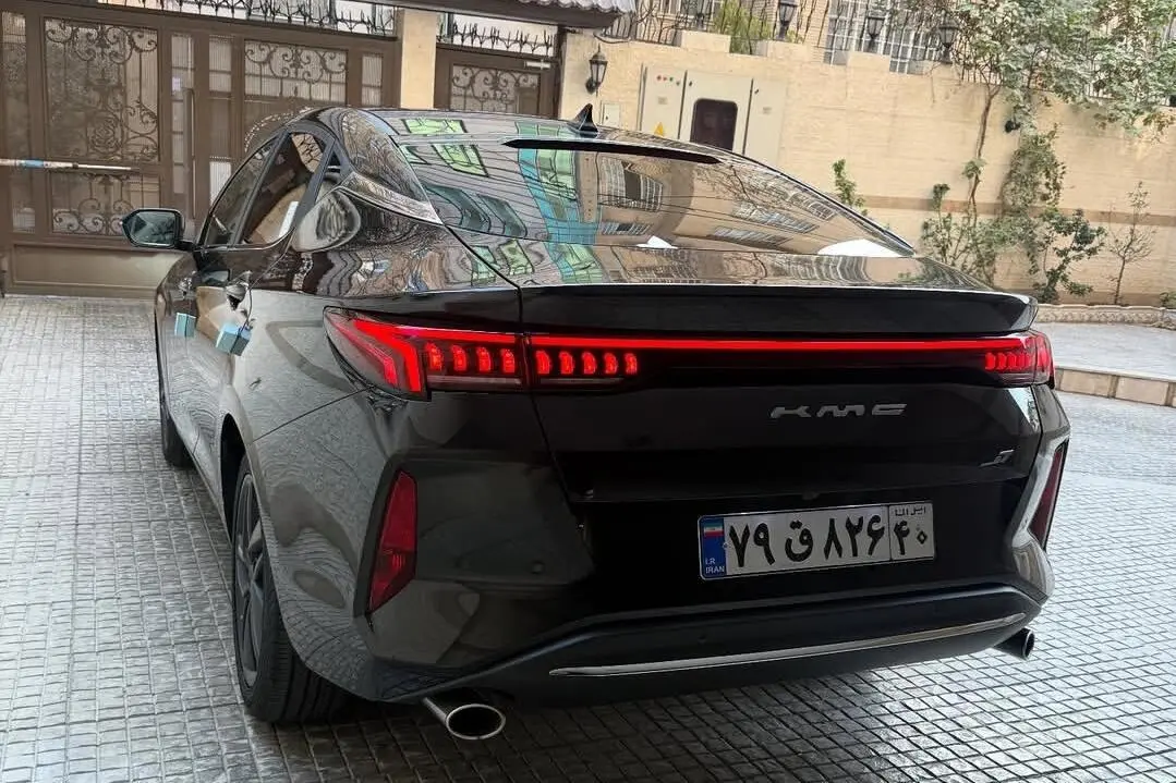 کی ام سی،  J7