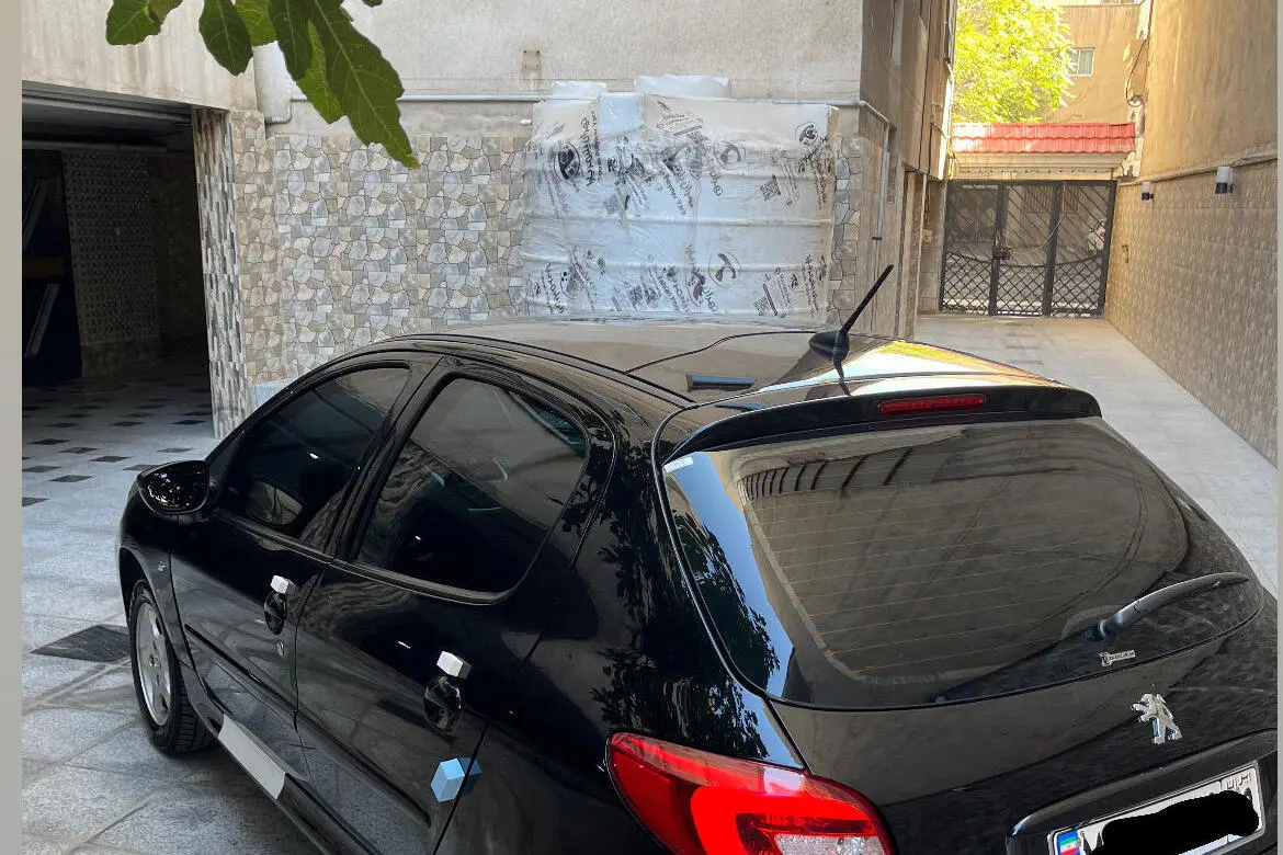 پژو،  207